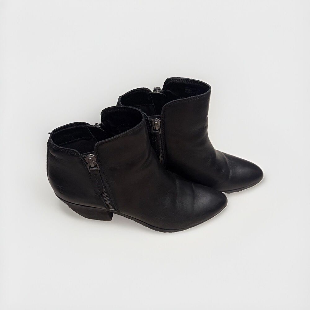 Frye Women’s Size 10 Black Leather Ankle Bootie Zip Pointed Toe Block